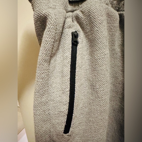 Cool boys/man short ! It is in great condition.size L. - Picture 2 of 6